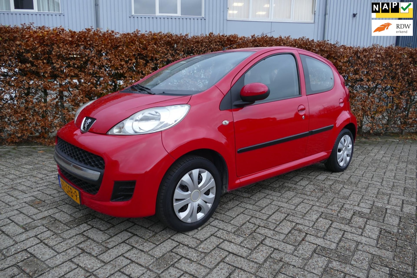 Peugeot 107 - 1.0-12V XS Apk 9-5-2026 5 Deurs Stuurbekrachtiging - AutoWereld.nl