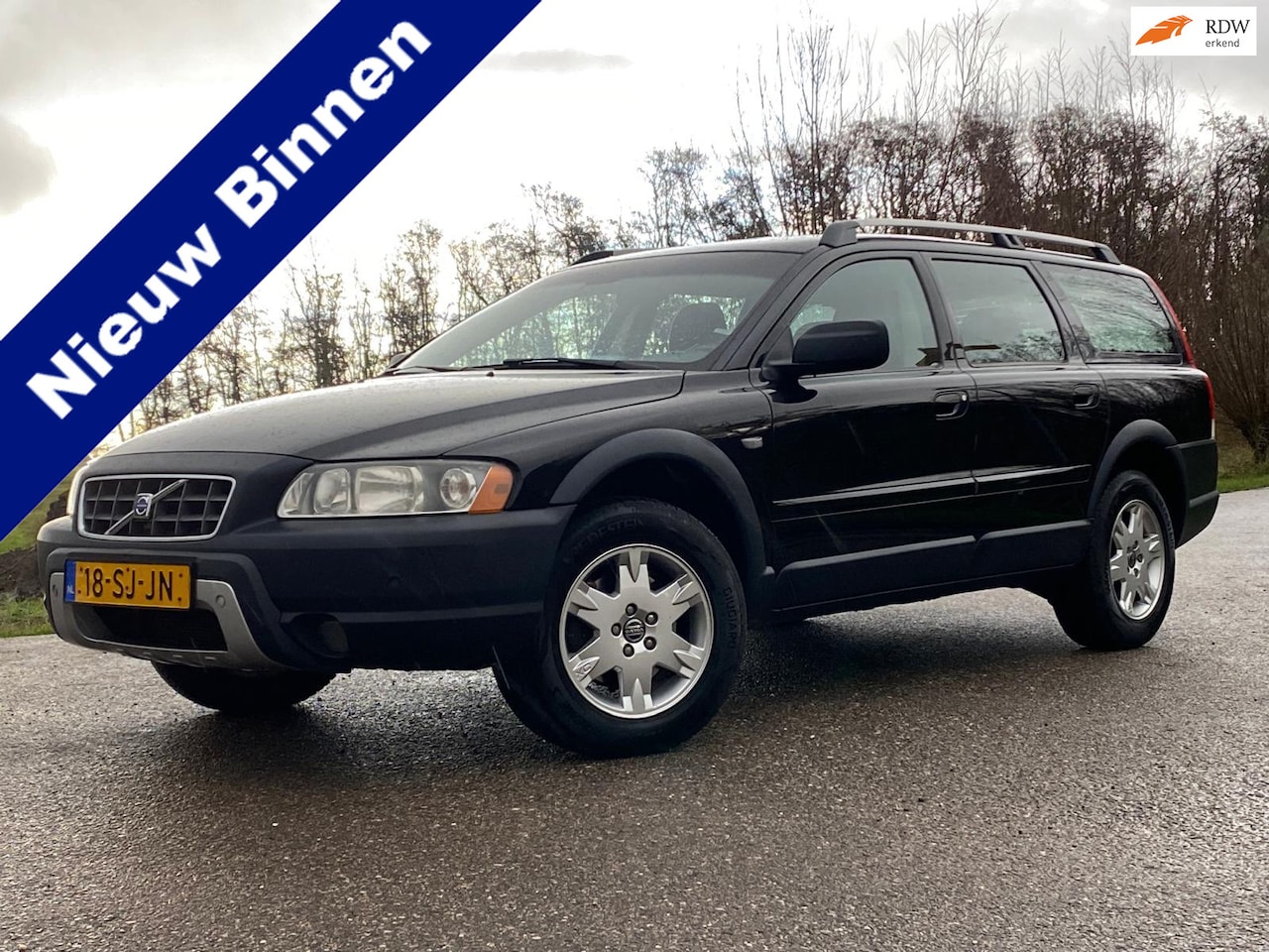 Volvo XC70 - 2.5 T Momentum Automaat Leder Youngtimer A-Z onderhouden Trekhaak Stoelverwarming 16" Velg - AutoWereld.nl