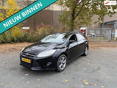 Ford Focus Wagon - 1.0 EcoBoost Titanium LET OP MOTOR LOOPT ONREGELMATIG