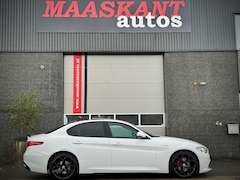 Alfa Romeo Giulia - 2.0 T / Super / Veloce pack / Dna / Stage 1 320pk / Pano / SERVICE HISTORY