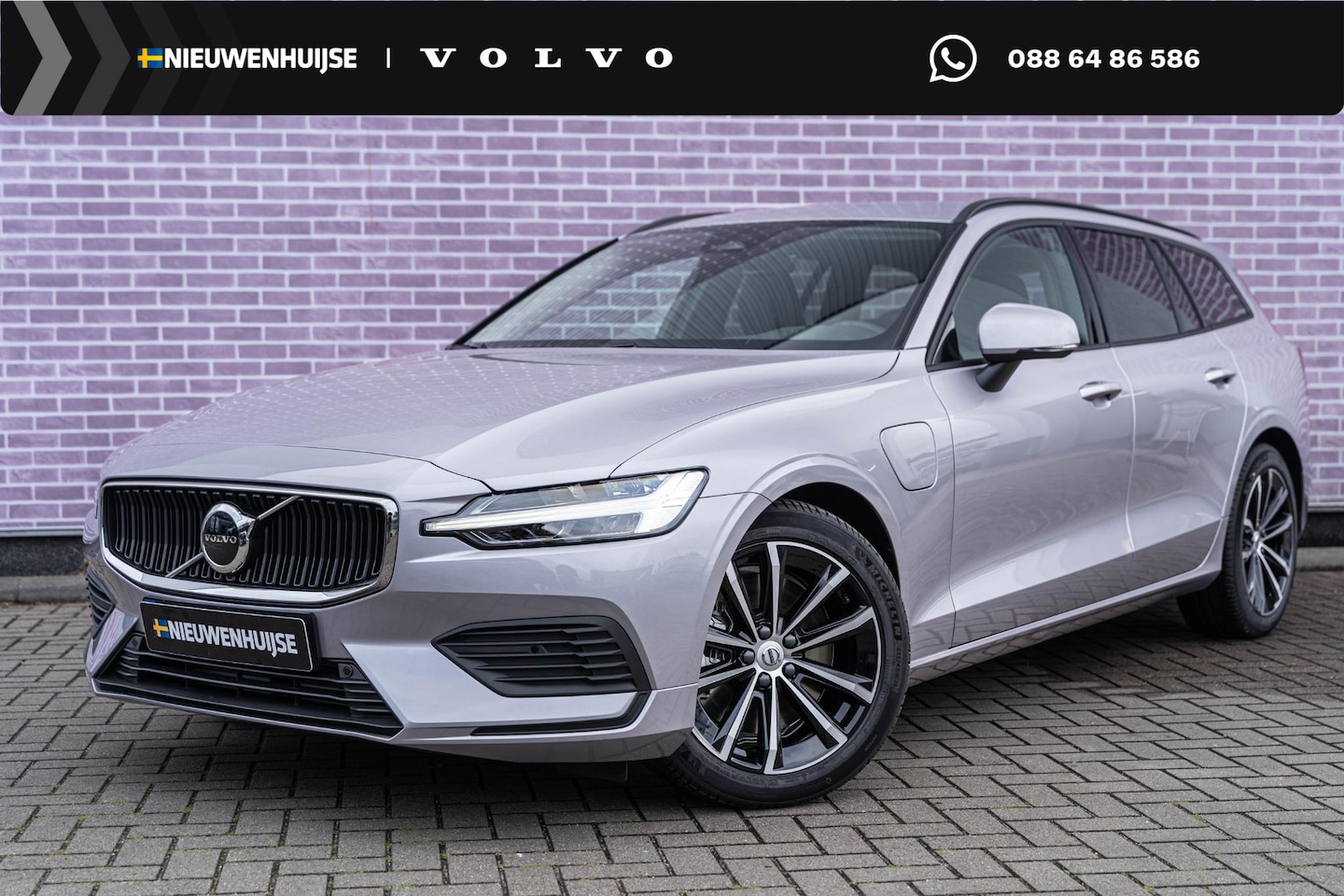 Volvo V60 - T6 Plug-in hybrid AWD Essential | Google | Long Range | Adaptieve Cruise | Lederen bekledi - AutoWereld.nl