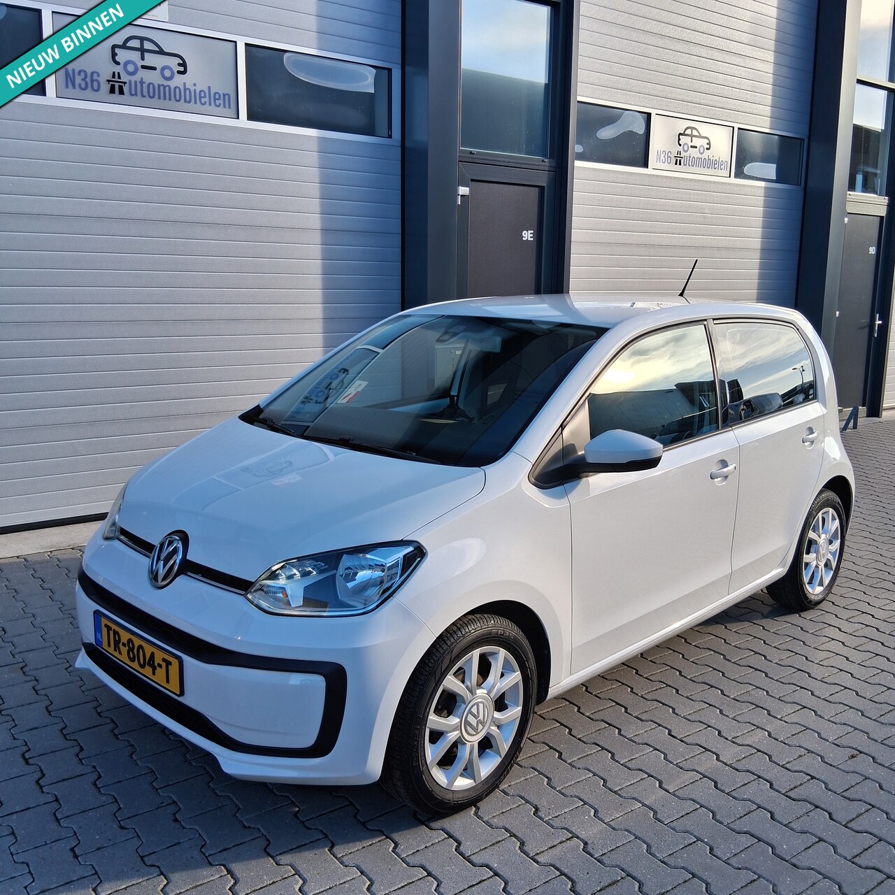 Volkswagen Up! - 1.0 BMT move up! Volkswagen Up! Luxe/Dealer OND/ Facelift/CANDYWHITE - AutoWereld.nl
