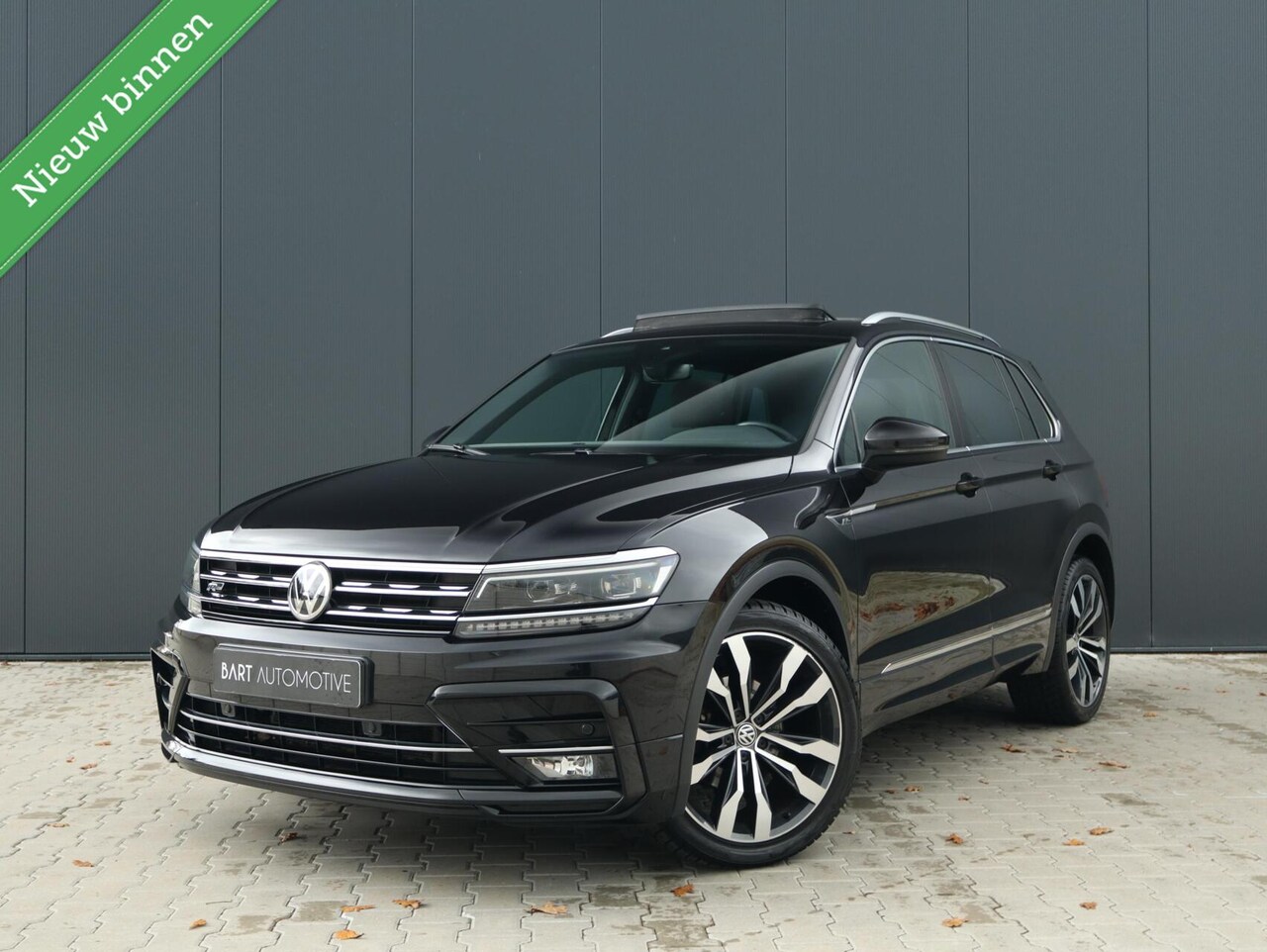 Volkswagen Tiguan - 1.5 TSI ACT R-Line|Panodak|Trekhaak|Org NL - AutoWereld.nl