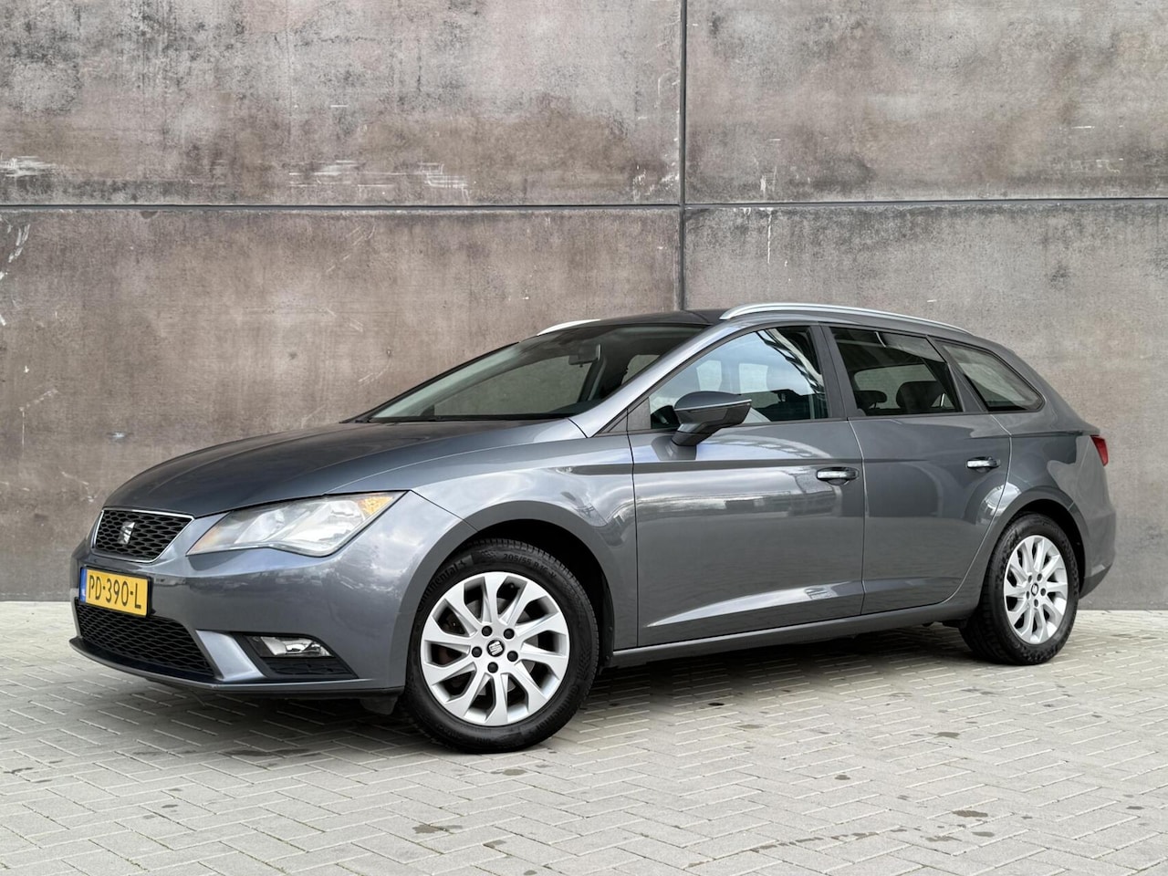 SEAT Leon ST - 1.4 TSI Style 1ste Eig! | Navi | Climatecontrol | Trekhaak! - AutoWereld.nl