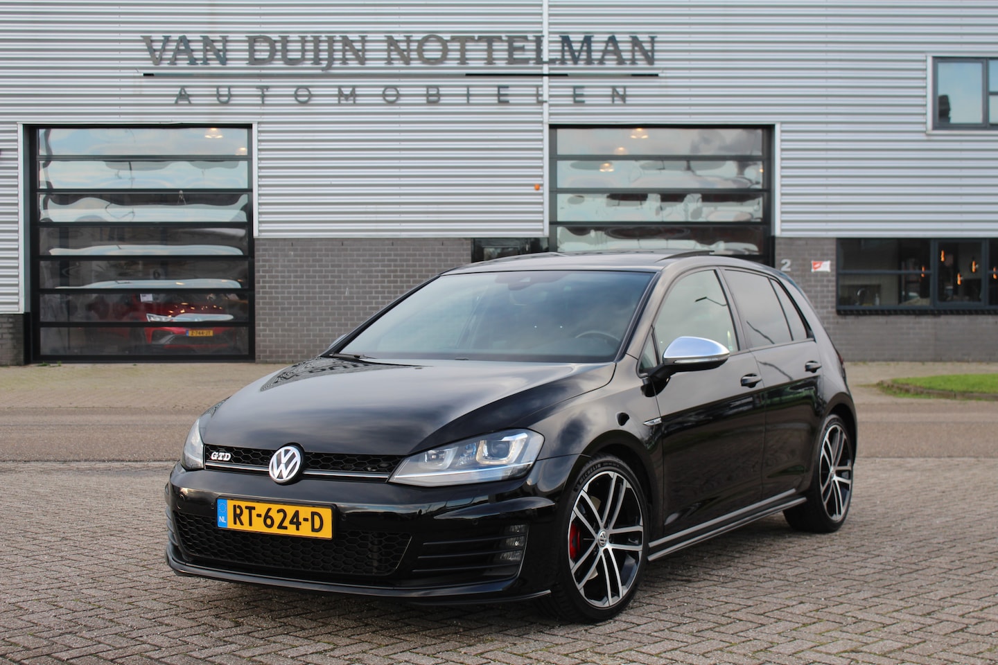 Volkswagen Golf - 2.0 TDI GTD / Panoramadak / Led / Stoelverwarming - AutoWereld.nl