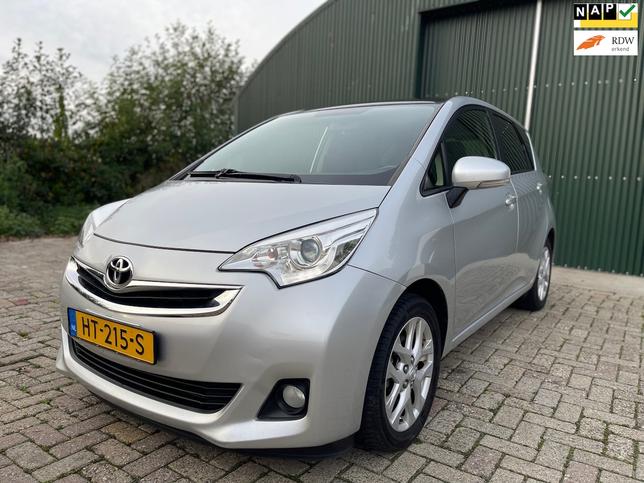 Toyota Verso S - 1.3 VVT-i Trend AUTOMAAT/ 1e Eigenaar/Panorama/Camera/Navi/Trekhaak/APK! - AutoWereld.nl