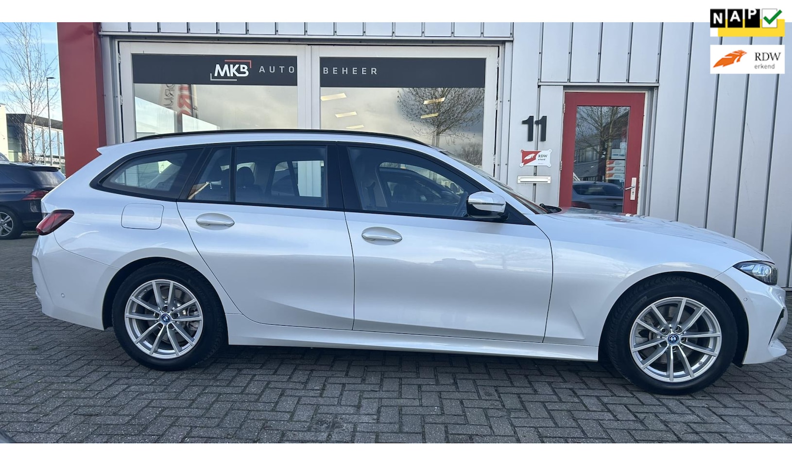 BMW 3-serie Touring - 320E WIDESCREEN, Leer,1e Eigenaar - AutoWereld.nl