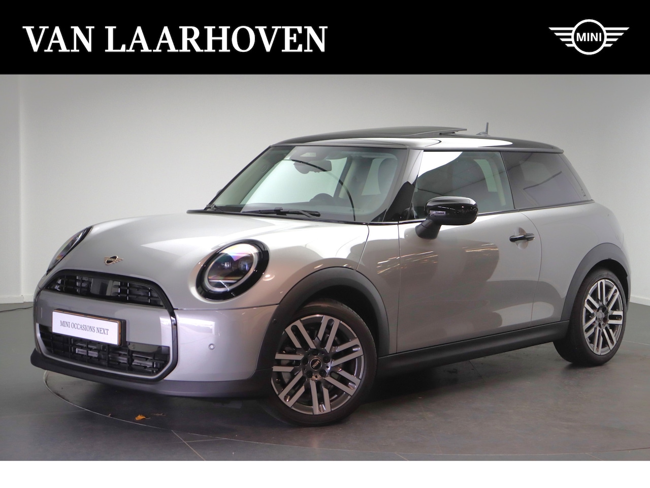 MINI Cooper - Hatchback C Automaat / Classic / Pakket M / 17 inch Parallel Spoke 2-tone - AutoWereld.nl