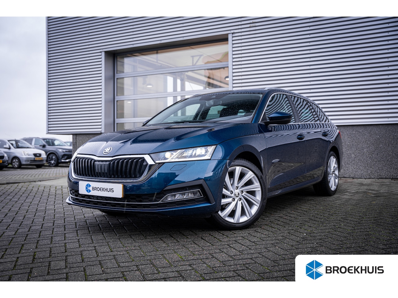 Skoda Octavia Combi - 1.5 TSI First Edition | Lichtmetalen velgen 18" | Matrix LED koplampen | Trekhaak met afne - AutoWereld.nl