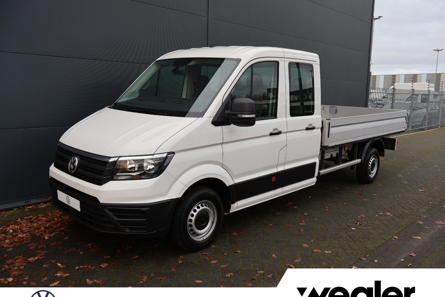 Volkswagen Crafter - 35 2.0 TDI L3 DC Trendline | 140 PK | Navigatiesysteem | Cruise control | Apple CarPlay / - AutoWereld.nl