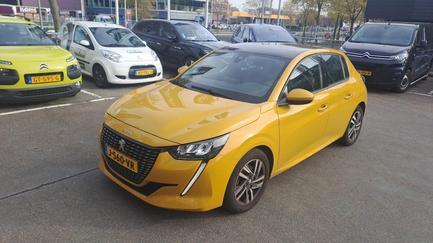 Peugeot 208 - 1.2 PureTech Allure | PANORAMADAK | VERWARMBARE STOELEN | PARKEERSENSOREN | LM VELGEN | - AutoWereld.nl