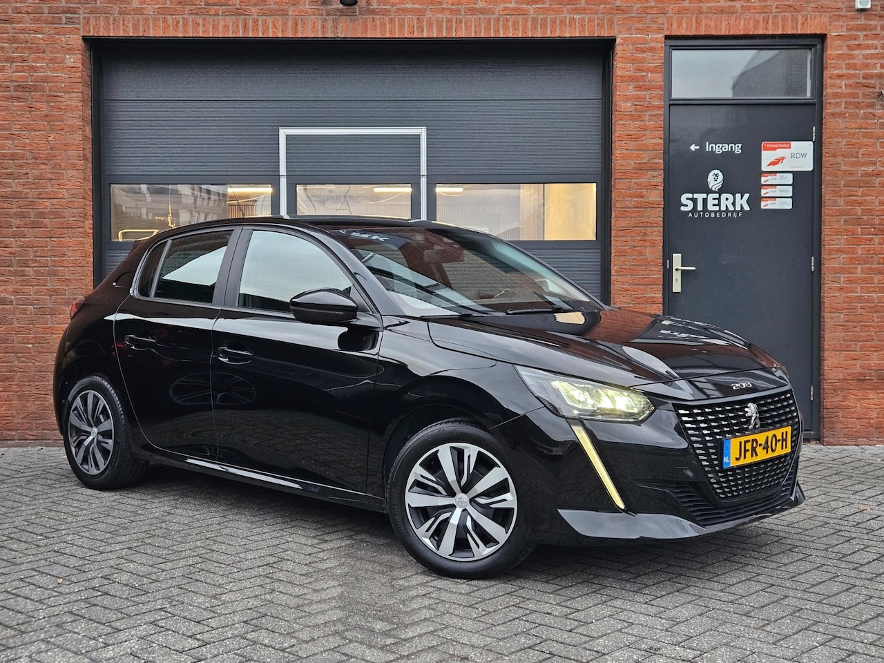 Peugeot 208 - 1.2 PureTech Active Carplay LED Cruise Navi - AutoWereld.nl