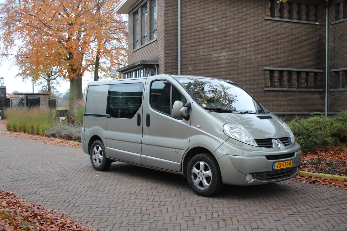 Renault Trafic - 2.0 dCi T27 L1H1 DC Eco Black Edition * Dubbele-Cabine / Trekhaak / Nap * - AutoWereld.nl