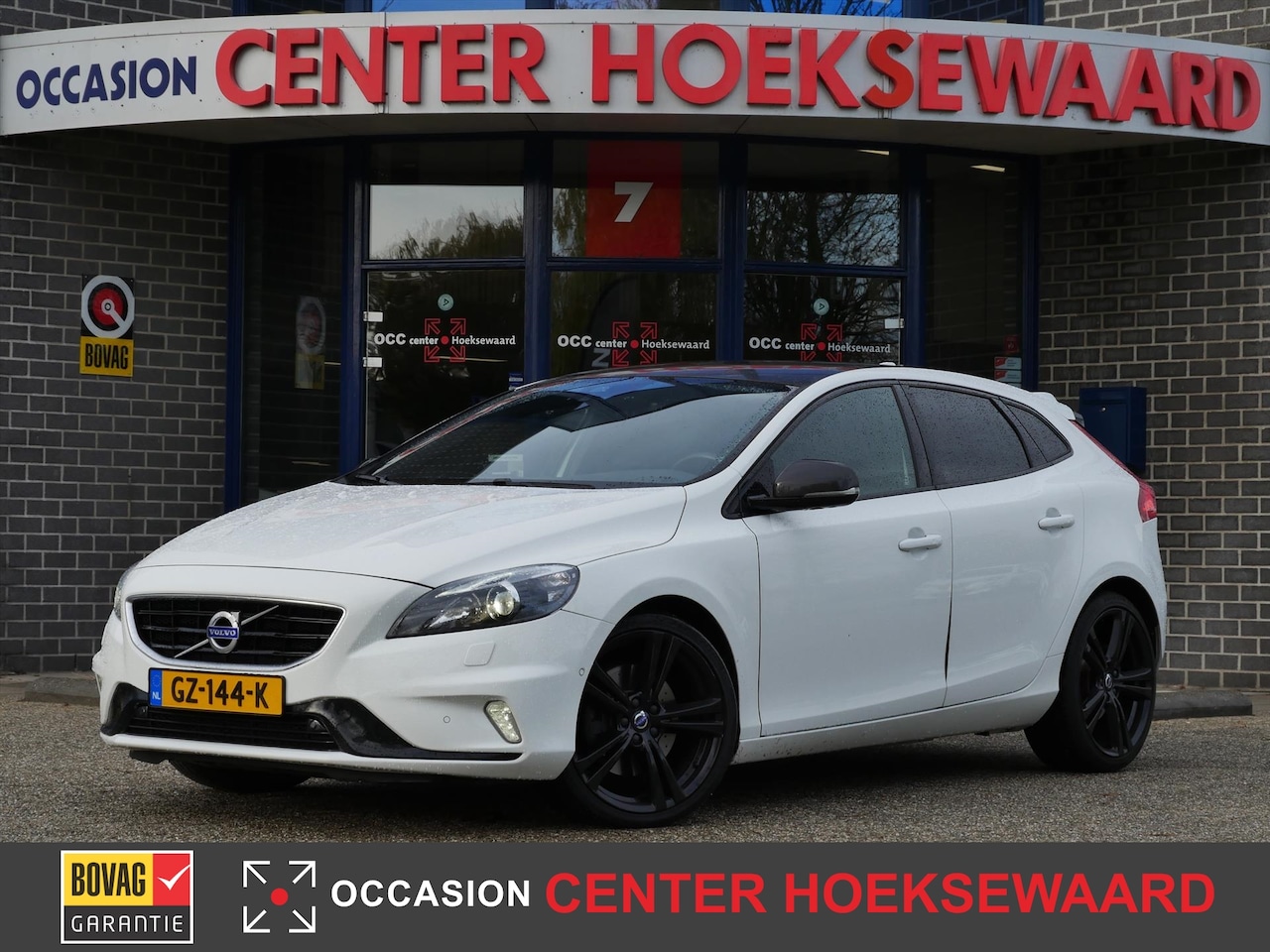 Volvo V40 - 2.0 T5 245PK Geartronic Carbon Edition | Polestar Uitlaat | 2x PDC | Carplay | Winterpack - AutoWereld.nl