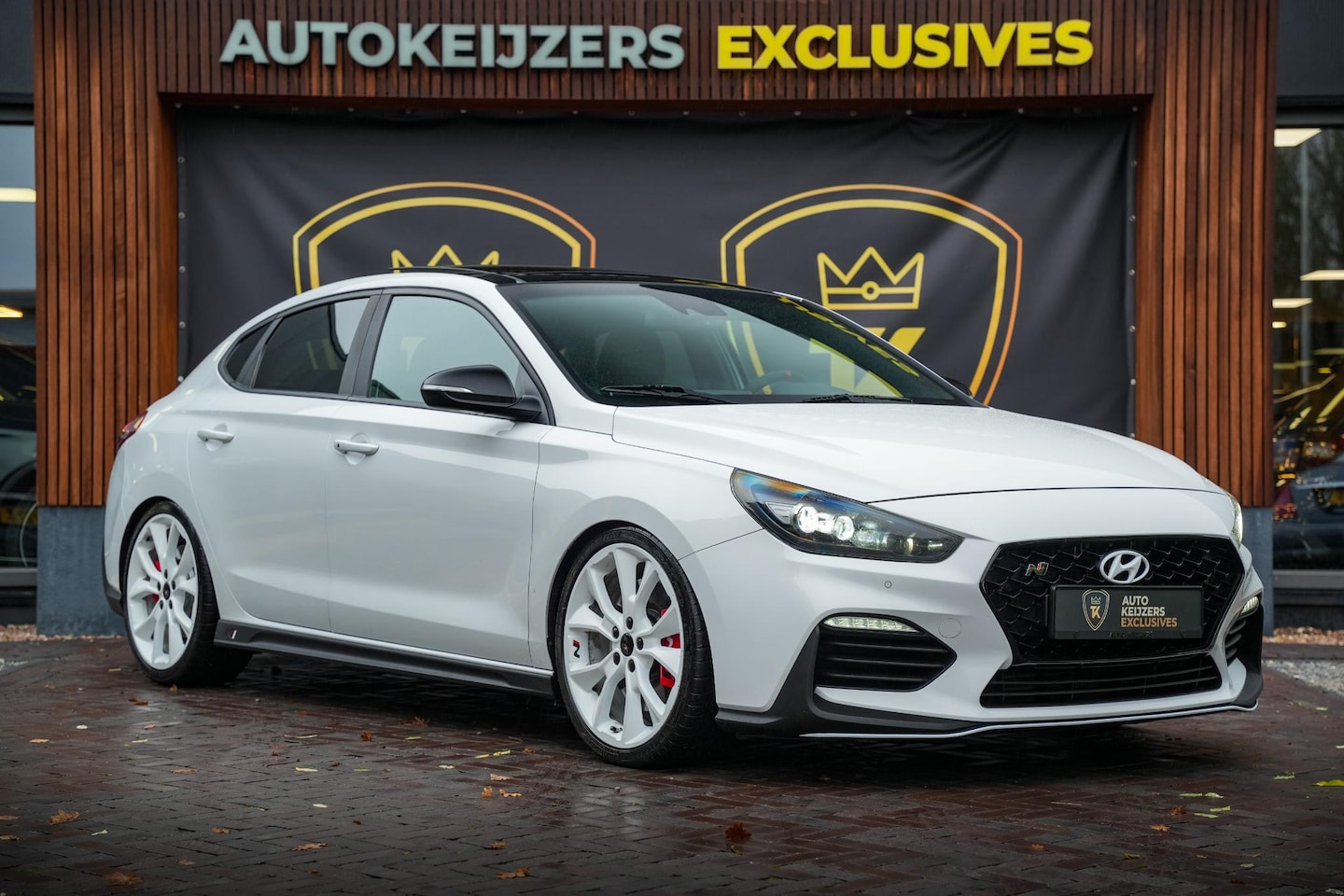 Hyundai i30 Fastback - 2.0 T-GDI N1 Panodak Pops And Bangs Navigatie Camera Stoelverw. Alcantara Keyless Stoel St - AutoWereld.nl