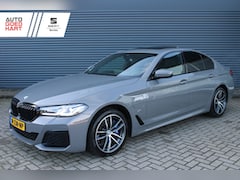 BMW 5-serie - 520e M-Sport Panoramadak Laser Leer Comfort-Zetels