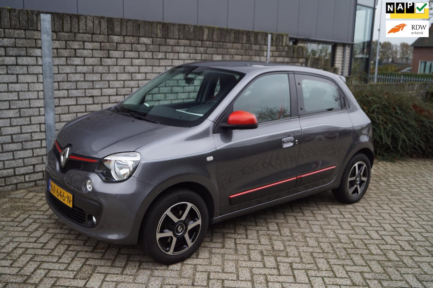 Renault Twingo - 0.9 TCe Dynamique 5 Deurs Airco Navi Camera Cruise DAB PDC LMV ENZ NL Auto. - AutoWereld.nl