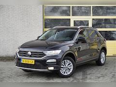 Volkswagen T-Roc - 1.5 TSI 150PK Automaat Style BJ2021 Lmv 16" | Led | Pdc | Navi | App-Connect | Climate con