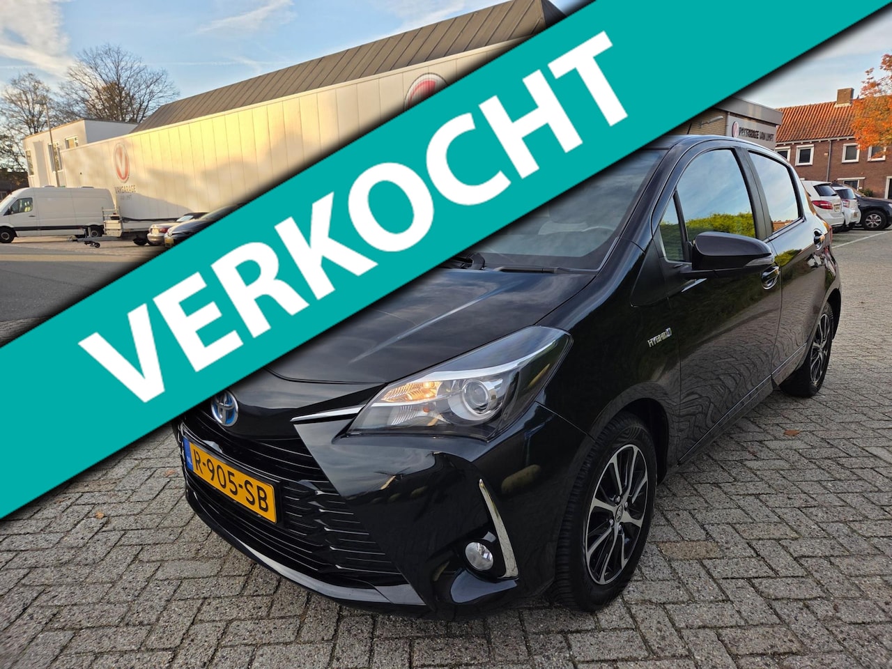 Toyota Yaris - 1.5 Hybrid Active|Stoelverwarming|Rijstrooksensor|Pre-crash detectie|LM-velgen - AutoWereld.nl