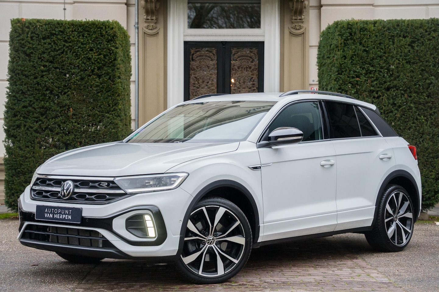 Volkswagen T-Roc - 2.0 TSI 4Motion R-Line CAMERA | IQ LIGHT | DCC | ADAPTIVE - AutoWereld.nl