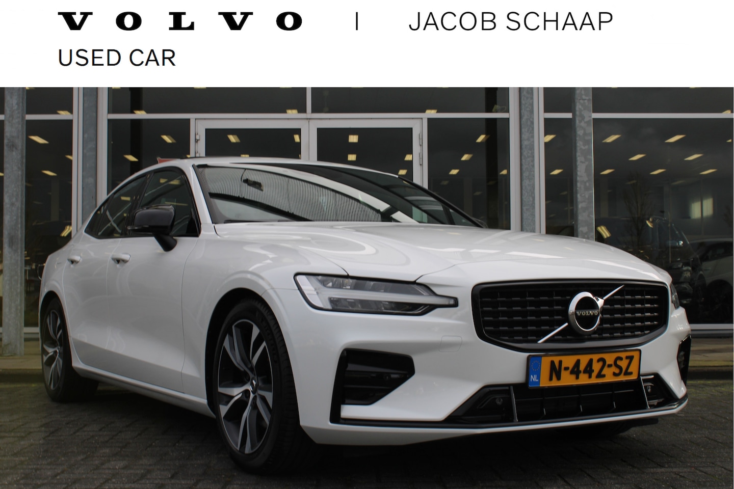 Volvo S60 - B4 Automaat R-Design | Schuif/kanteldak | Zonnescherm achteruit | El. Stoel | BLIS | Adapt - AutoWereld.nl