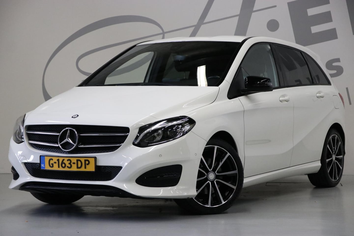 Mercedes-Benz B-klasse - 200 Urban-/Progressive-pakket/ Nightpakket/ Led koplampen - AutoWereld.nl