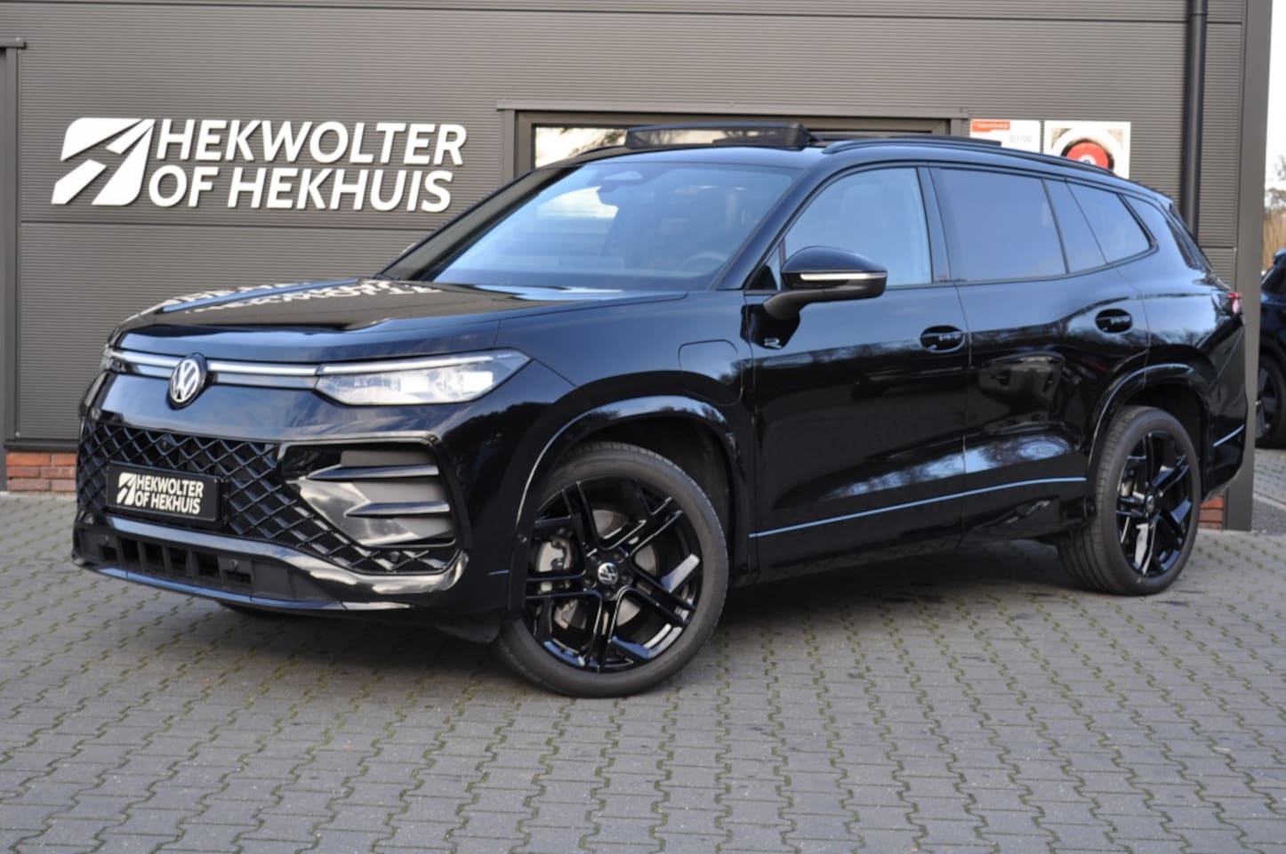 Volkswagen Tayron - 1.5 TSI eHybrid Black Style 272 PK | Pano | Leder | Trekhaak | I - AutoWereld.nl