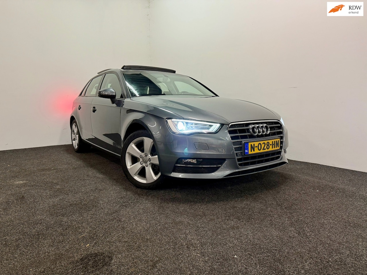 Audi A3 Sportback - | Automaat | PANO | PDC | NAVI | 5DRS - AutoWereld.nl
