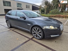 Jaguar XF Sportbrake - 2.2D - Leder - Navi - Xenon - Keyless - Camera