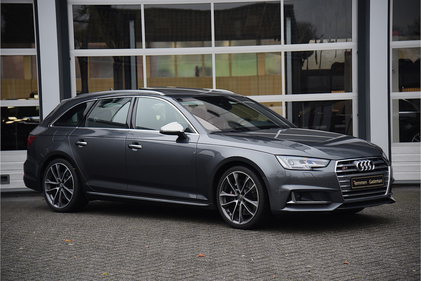 Audi A4 Avant - 3.0 TFSI S4 quattro Pro Line Plus 3.0 TFSI S4 quattro Pro Line Plus - AutoWereld.nl