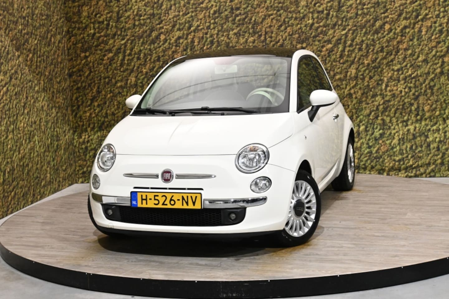 Fiat 500 - 1.2 Lounge | Panoramo | Airco - AutoWereld.nl