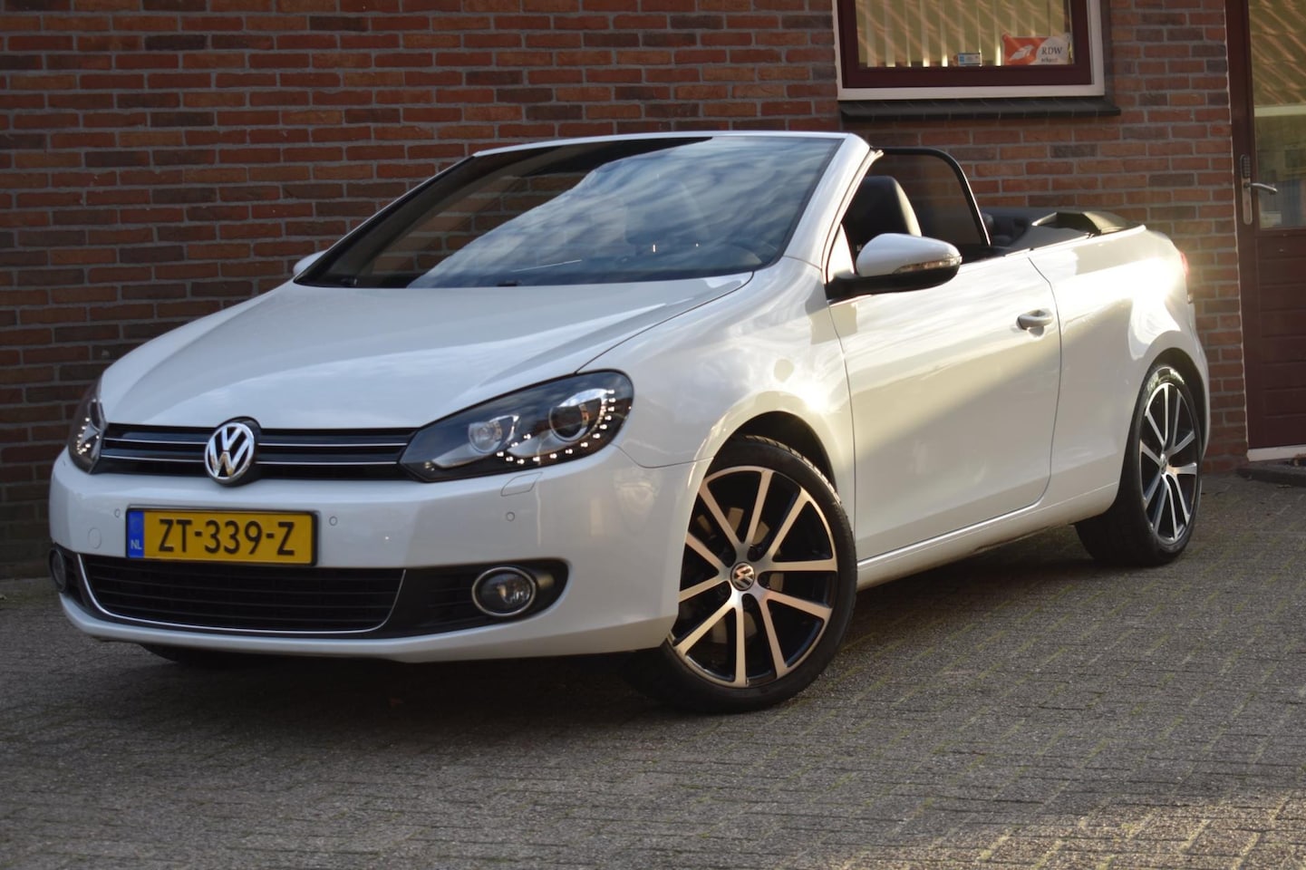 Volkswagen Golf Cabriolet - 1.4 TSI '11 Xenon Leder Clima Navi Cruise Inruil mogelijk - AutoWereld.nl
