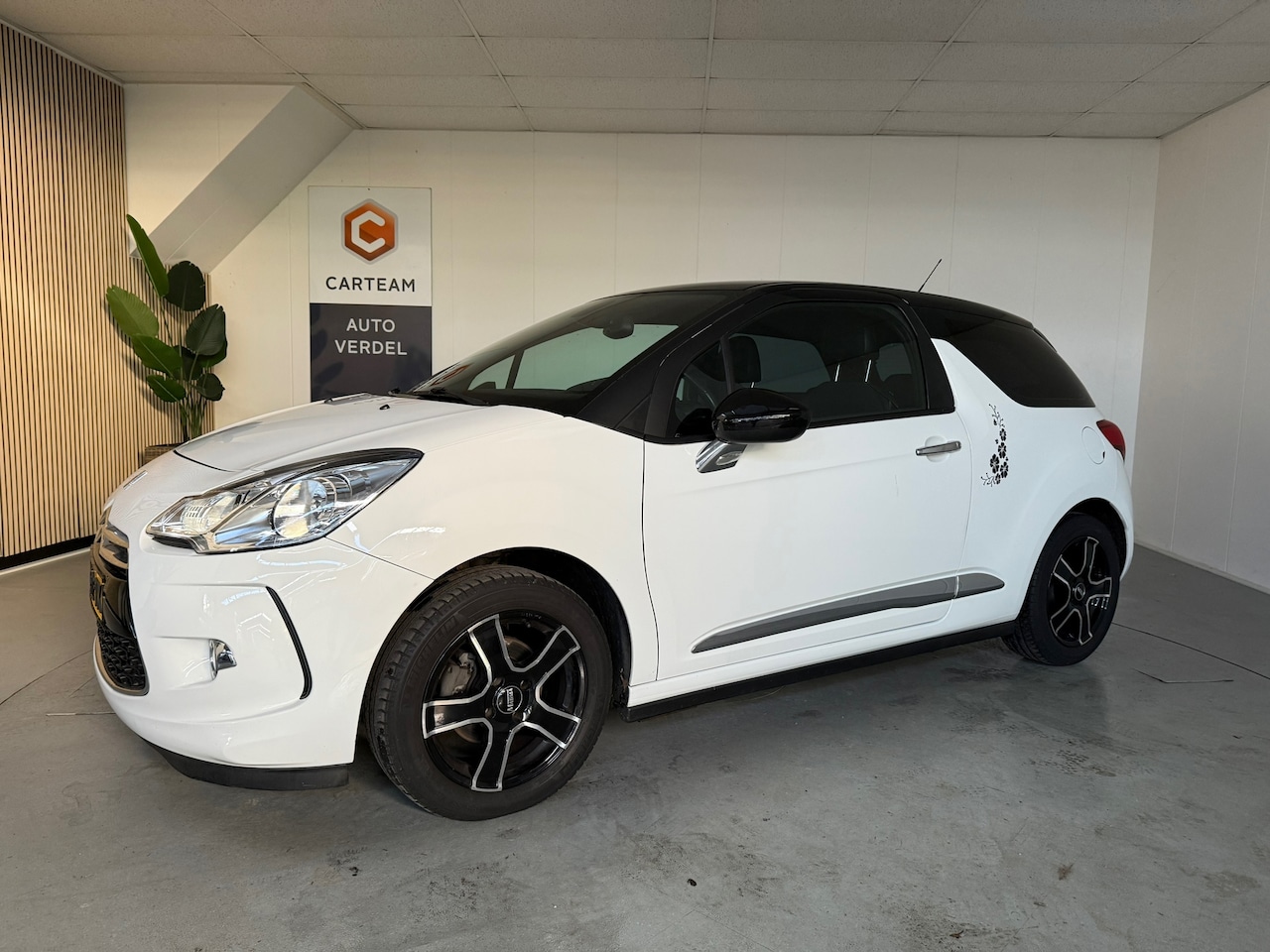Citroën DS3 - 1.2 VTi Chic Airco, LMV - AutoWereld.nl