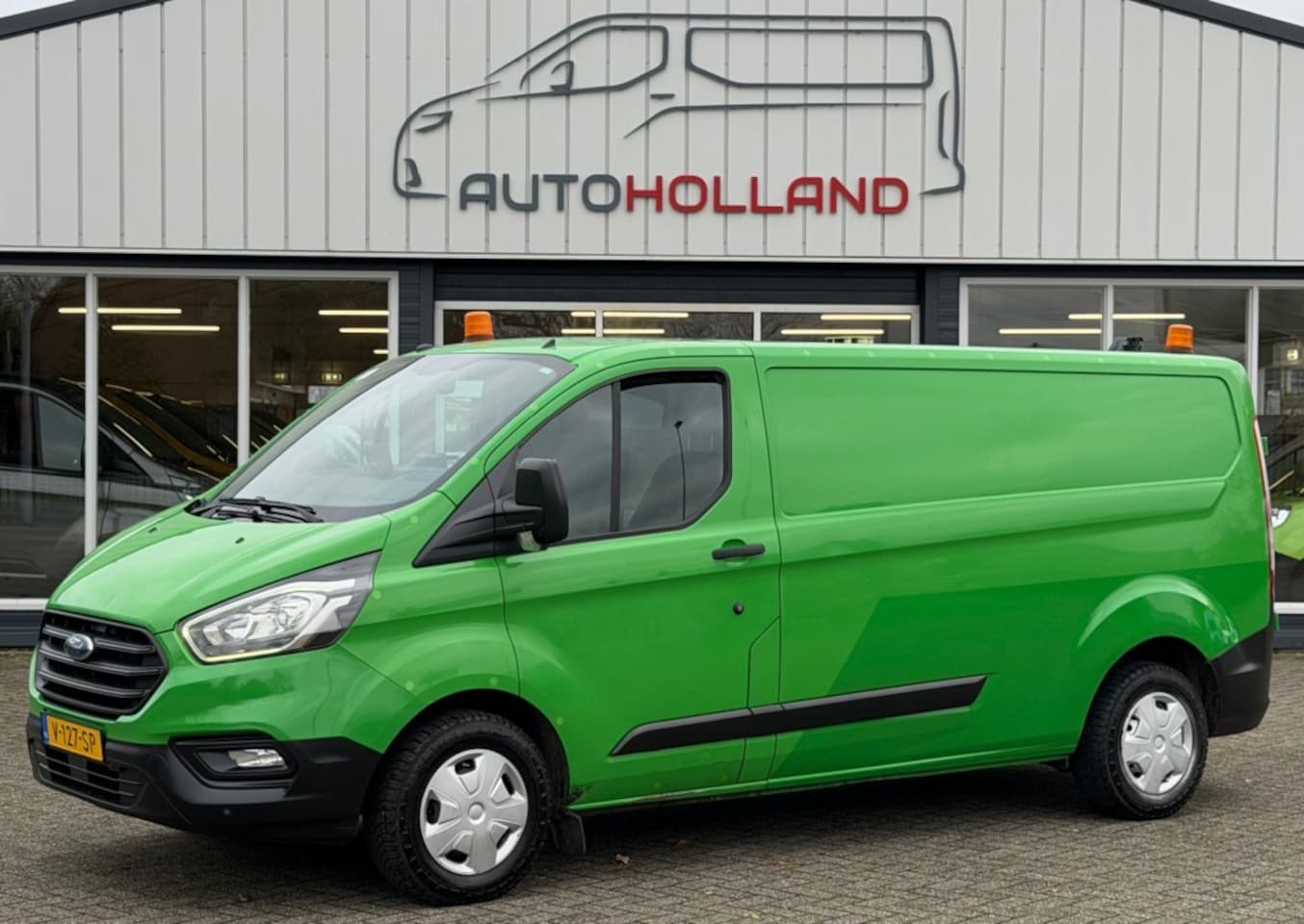 Ford Transit Custom - 2.0 TDCI 77KW 105PK L2H1 EURO 6 AIRCO/ NAVIGATIE/ CRUISE CONTROL/ TREKHAAK/ 100% DEALEROND - AutoWereld.nl