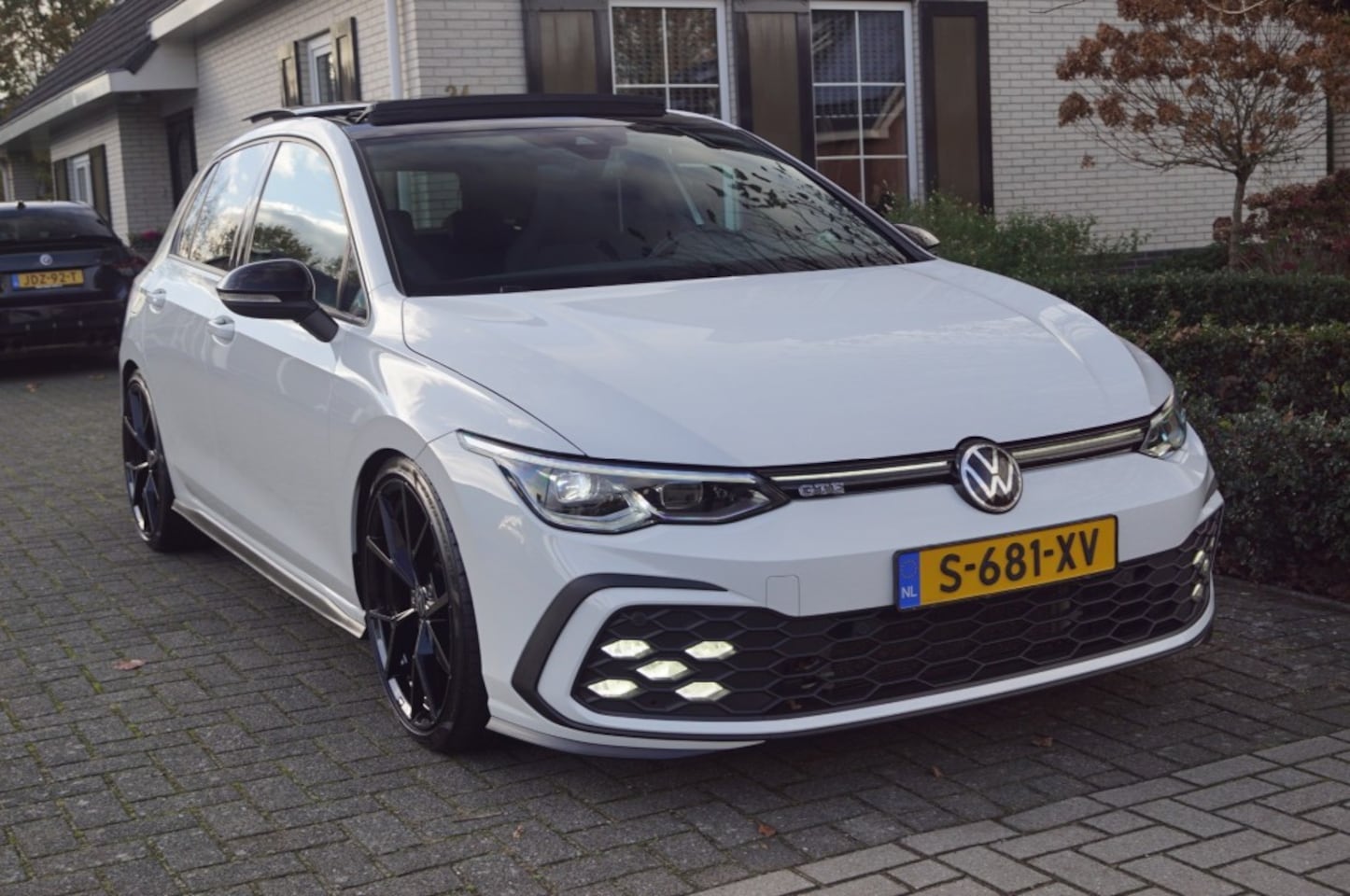 Volkswagen Golf - GTE 1.4 TSI Hybride (245pk) DSG Panodak/Key-less/Virtual/ACC/Camera/19 inch - AutoWereld.nl
