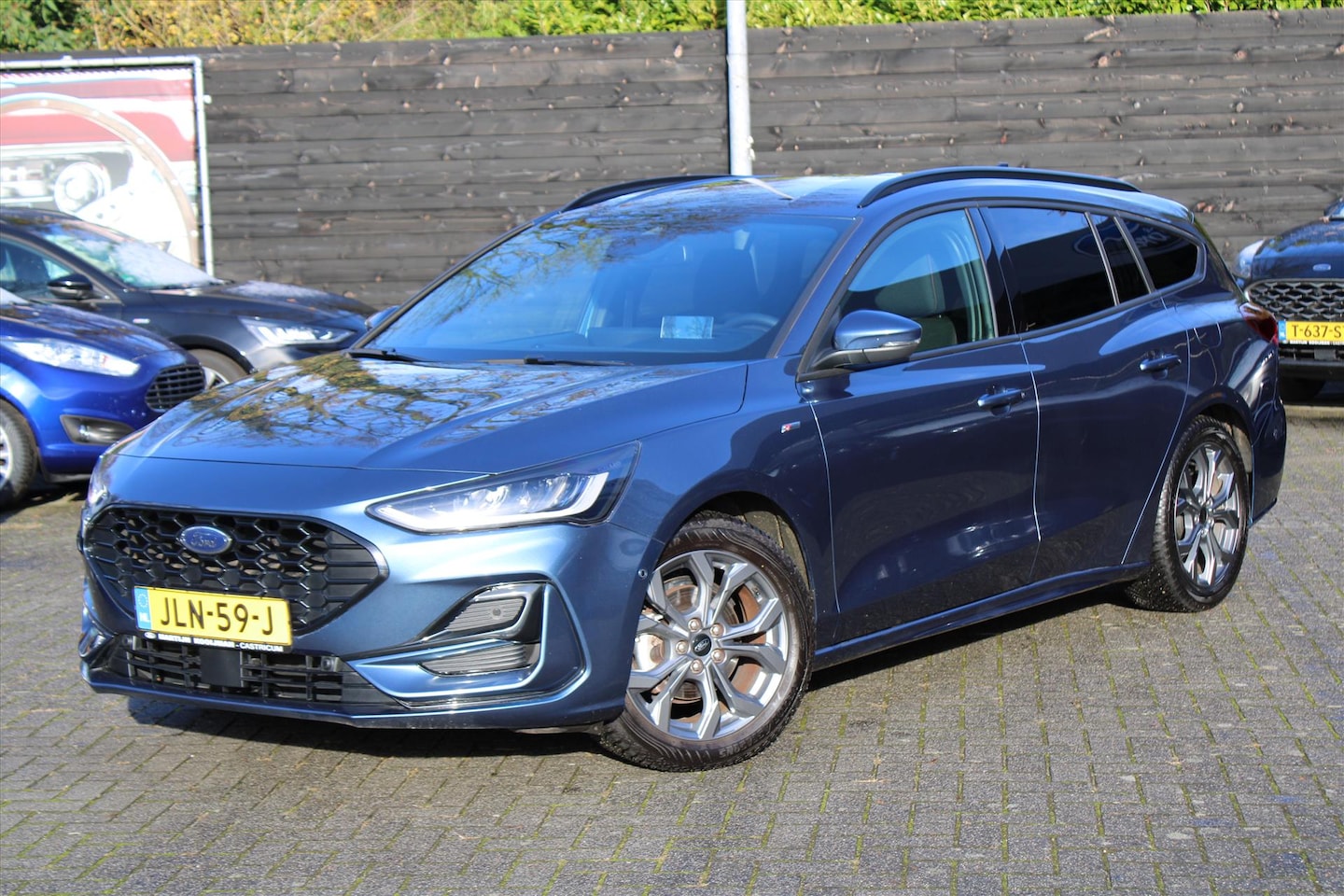 Ford Focus Wagon - 1.0 EcoBoost Hybrid 125pk ST-Line X Wagon, Trekhaak, Driver Assistance en Winterpack - AutoWereld.nl