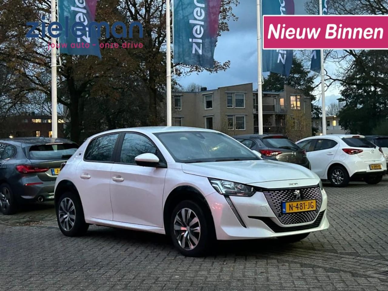 Peugeot 208 - e-208 Active 50 kWh - Carplay, Navi, Cruise - AutoWereld.nl