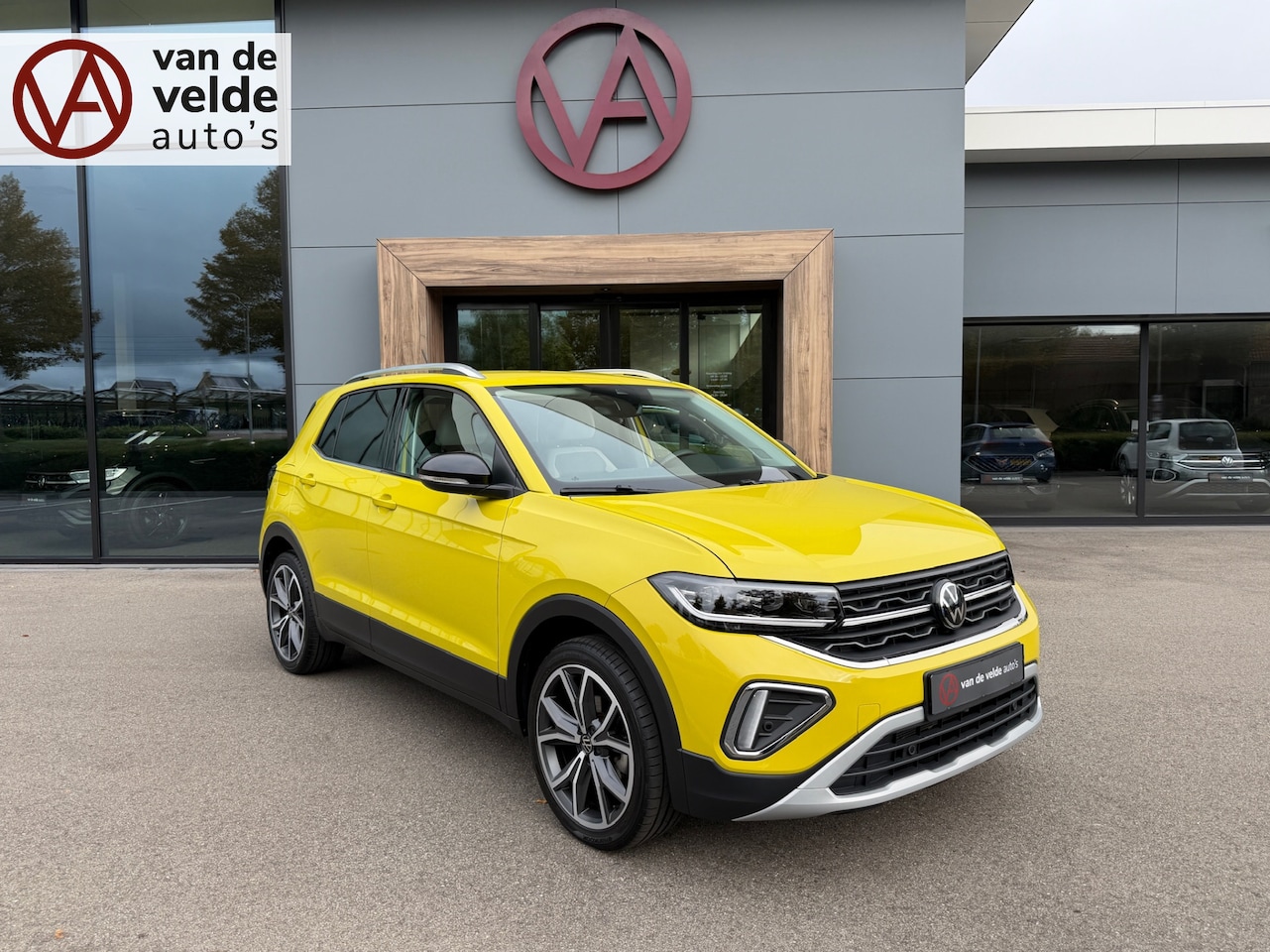 Volkswagen T-Cross - 1.5 TSI 150pk DSG Style | Trekhaak | Led gril | Camera | Verlengde garantie - AutoWereld.nl