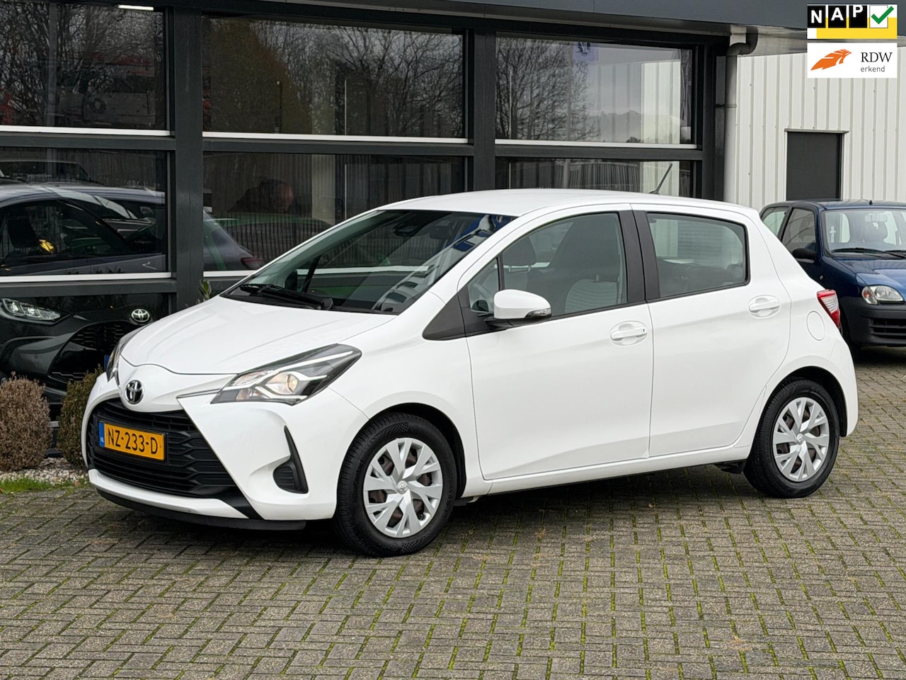 Toyota Yaris - 1.0 VVT-i Aspiration Airco 5 deurs NAP Rijklaar !! - AutoWereld.nl