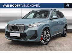 BMW iX1 - eDrive20 High Executive M Sport / Panoramadak / Trekhaak / Adaptieve LED / Comfort Access