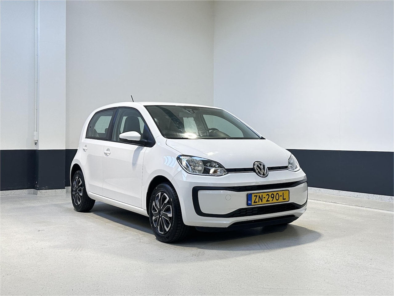 Volkswagen Up! - 1.0 BMT move up! | Airco | Bluetooth | NL | 2 Eig | - AutoWereld.nl