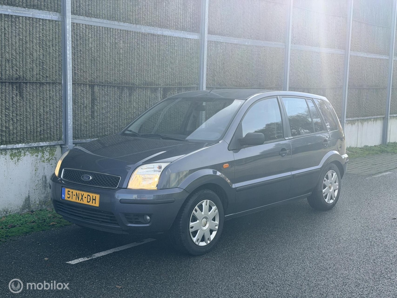 Ford Fusion - 1.4-16V Ghia NAP/APK/TREKHAAK/AIRCO - AutoWereld.nl