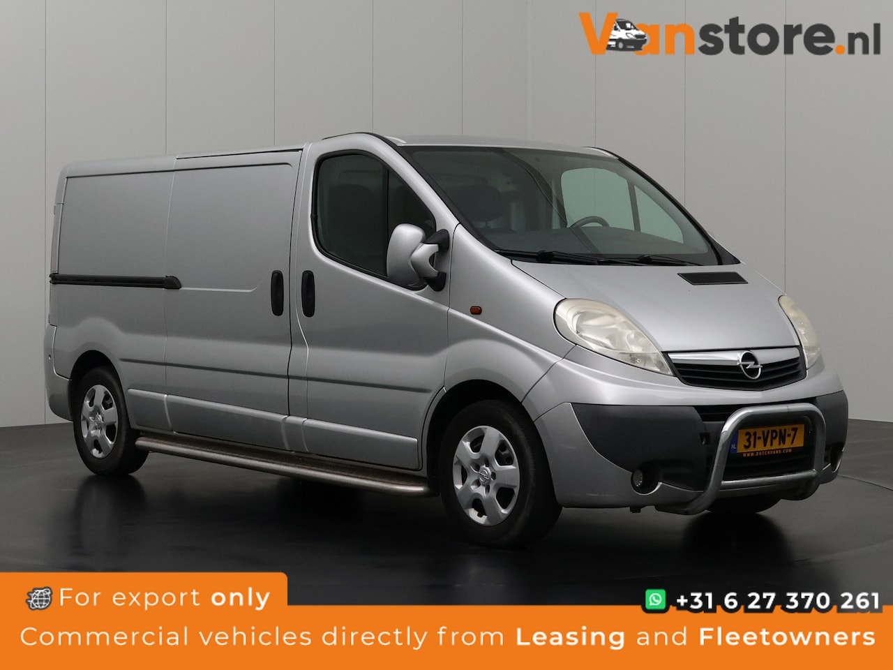 Opel Vivaro - 2.5CDTI 145PK Lang | Airco | Trekhaak | 3-Persoons - AutoWereld.nl