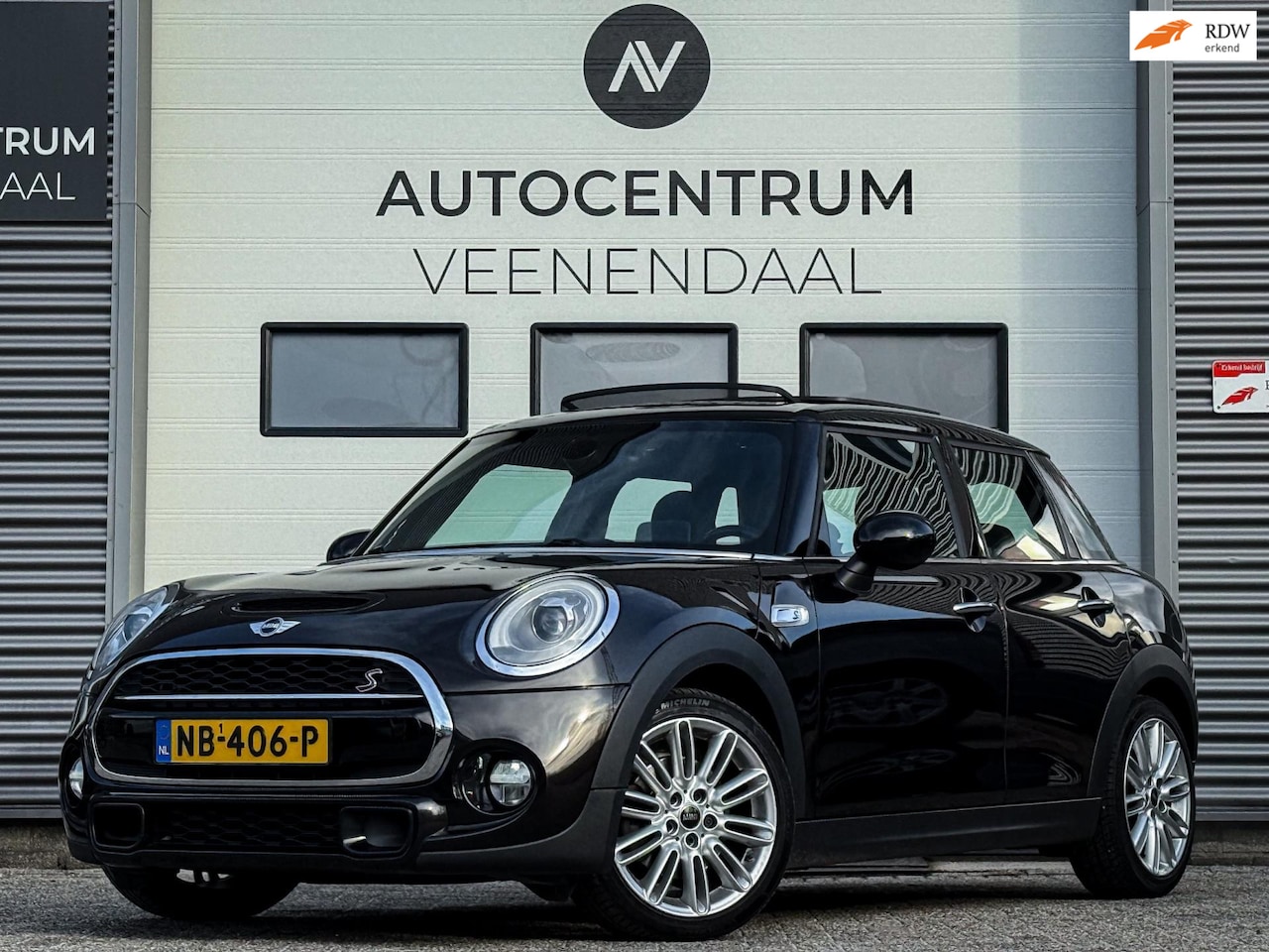 MINI Cooper S - Mini 2.0 192 PK Chili AUT PANO/HUD/LEDER/CAMERA/JCW STUUR - AutoWereld.nl