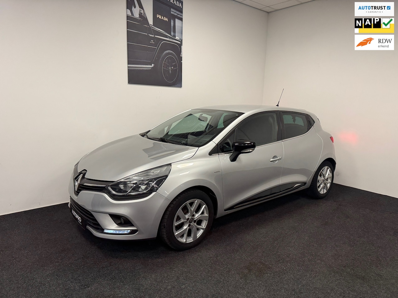Renault Clio - 0.9 TCe Limited | Keyless | Carplay - AutoWereld.nl