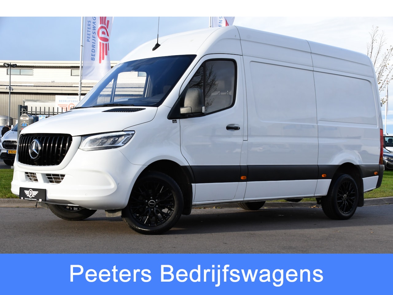 Mercedes-Benz Sprinter - 319 1.9 CDI L2H2 RWD AMG Edition Camera, Cruise, Carplay, 190pk, Automaat, Multimedia, LED - AutoWereld.nl
