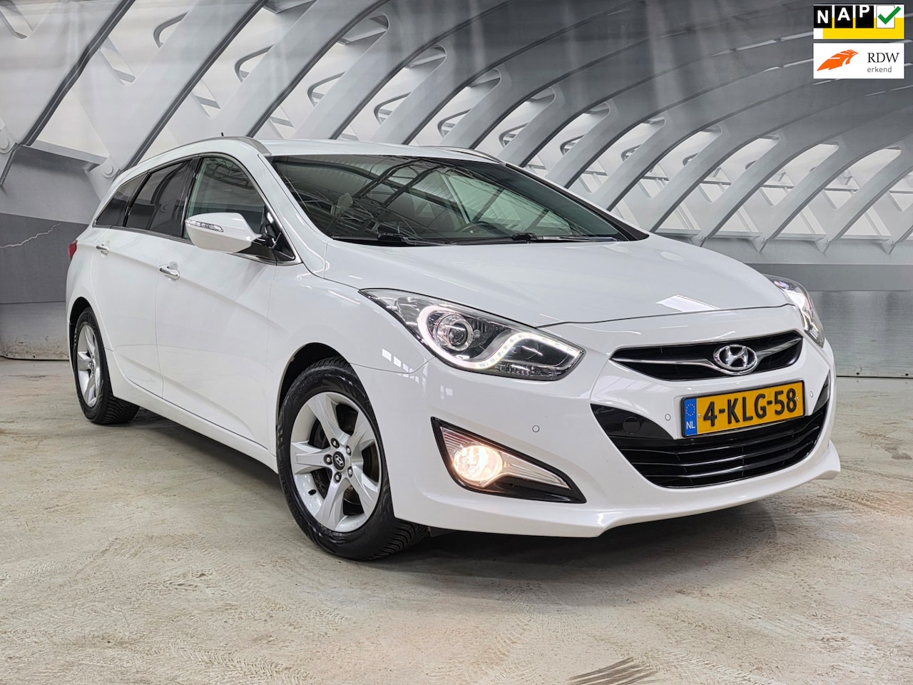 Hyundai i40 Wagon - 2.0 GDI Business Edition 2.0 GDI Business Edition - AutoWereld.nl