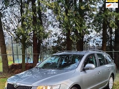 Skoda Superb Combi - 1.4 TSI Greentech Active Business Line Clima, Navigatie, 6bak