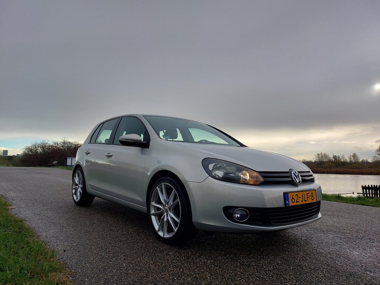 Volkswagen Golf - 1.4 TSI Trendline. AUTOMAAT, TREKHAAK, AIRCO, PDC, CUISE! - AutoWereld.nl