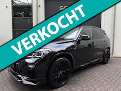 BMW X5 - XDrive45e High Executive M-Sport Pano/Sky Lounge/22 Inch/Head Up/Laser/Luchtvering/Ambient